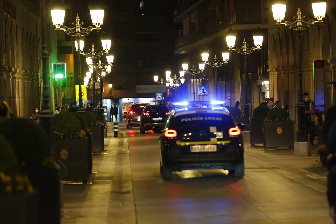 Fotos: Arranca el dispositivo policial que vigilará la última noche de fiesta en Granada