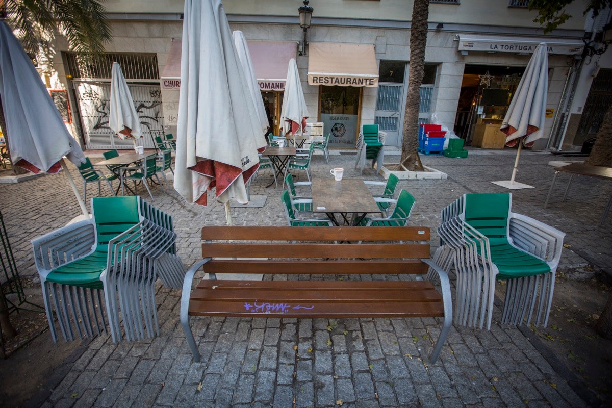 Ambiente en las calles de Granada este sábado