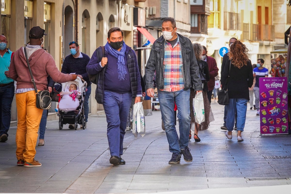 Ambiente en las calles de Granada este sábado