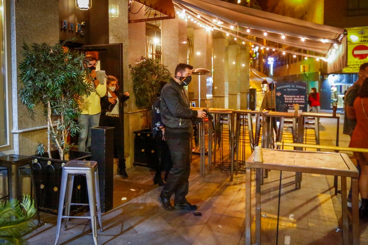 Fotos: Los locales del Centro cumplen con la norma de manera estricta