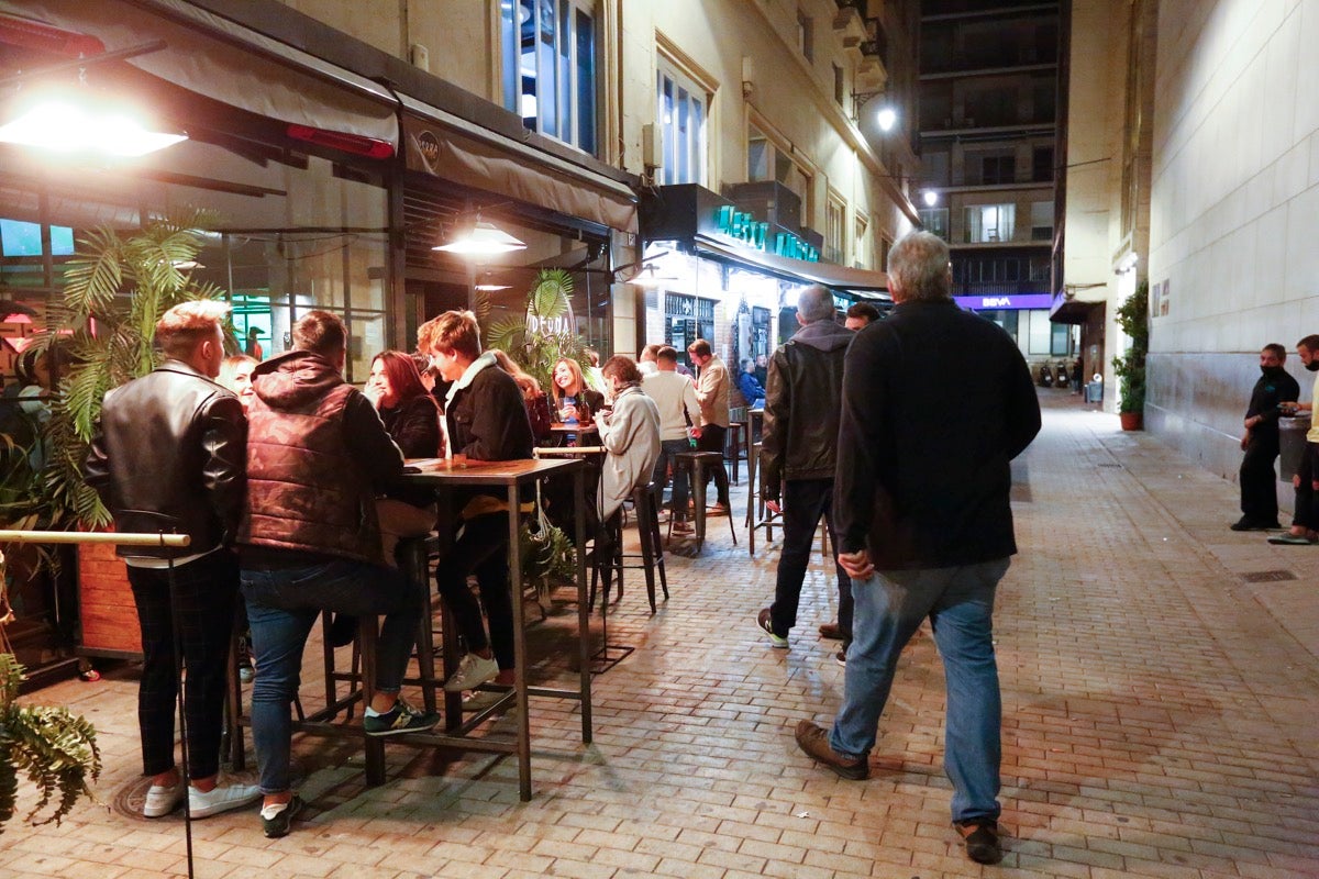 Fotos: Los locales del Centro cumplen con la norma de manera estricta