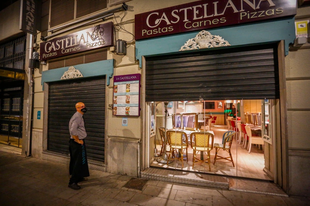 Fotos: Los locales del Centro cumplen con la norma de manera estricta