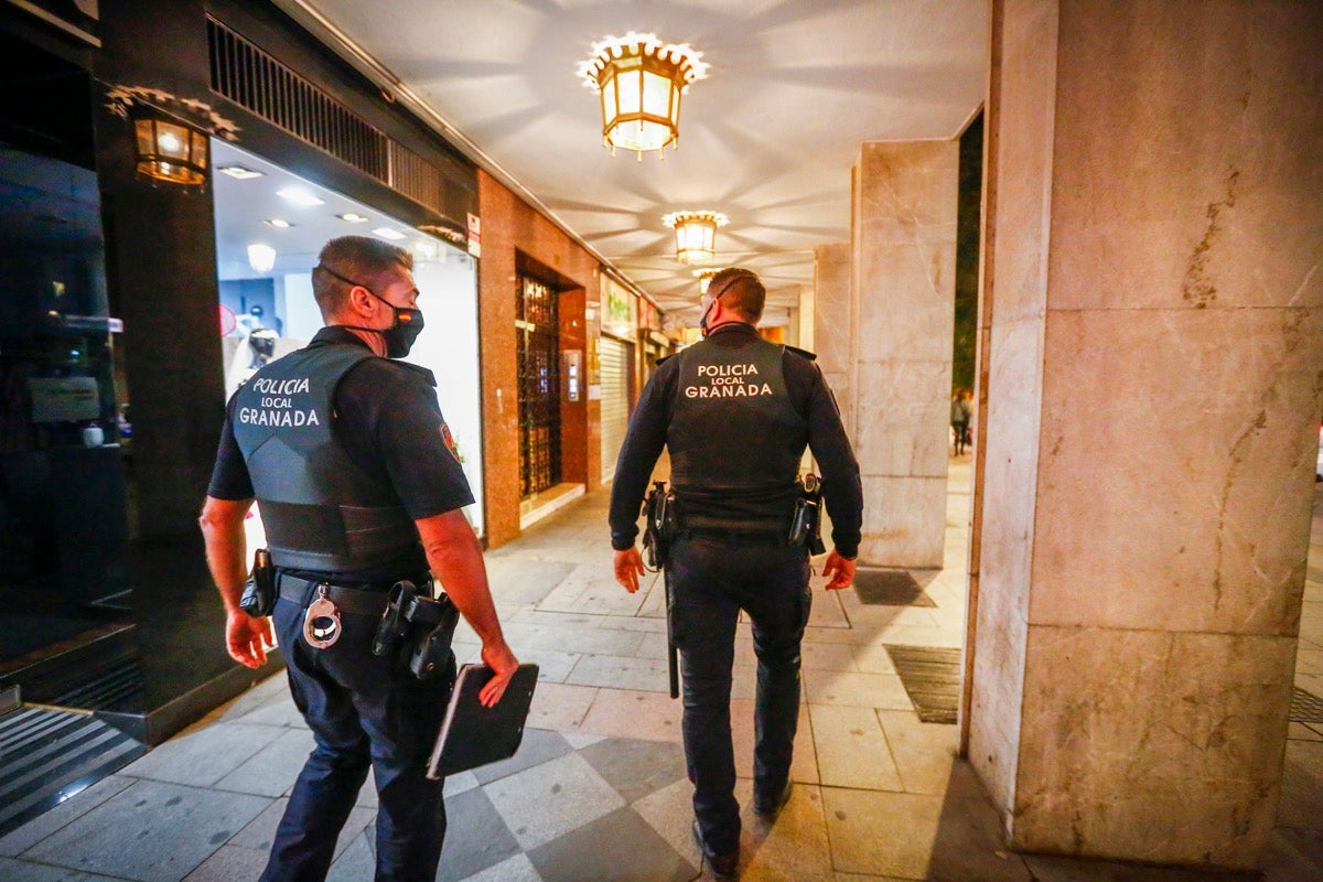 Fotos: Los locales del Centro cumplen con la norma de manera estricta