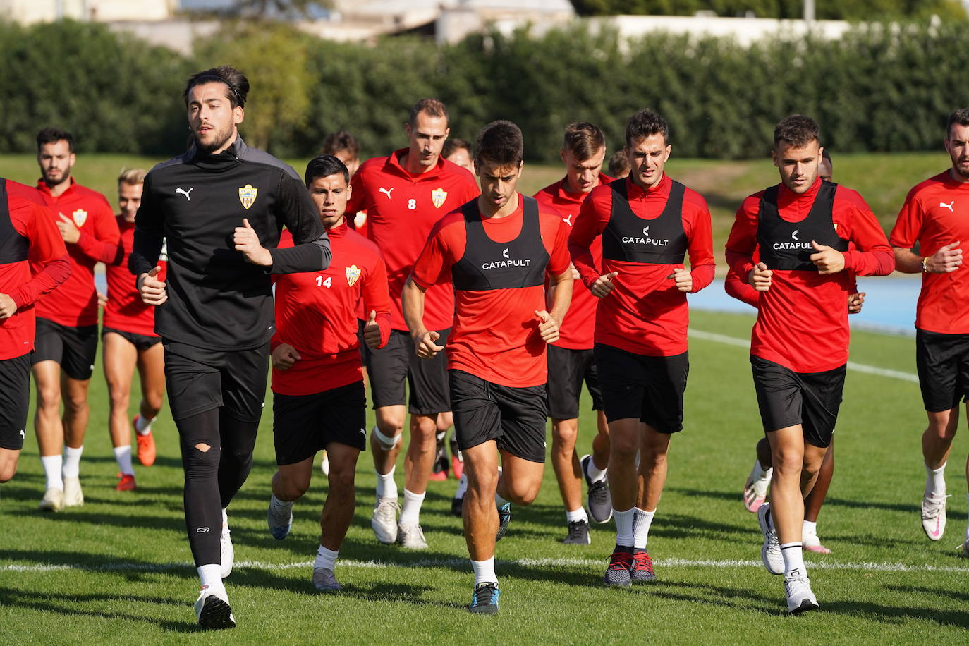 Los rojiblancos han tenido sesión de trabajo pensando ya en la cita con el Cartagena. 