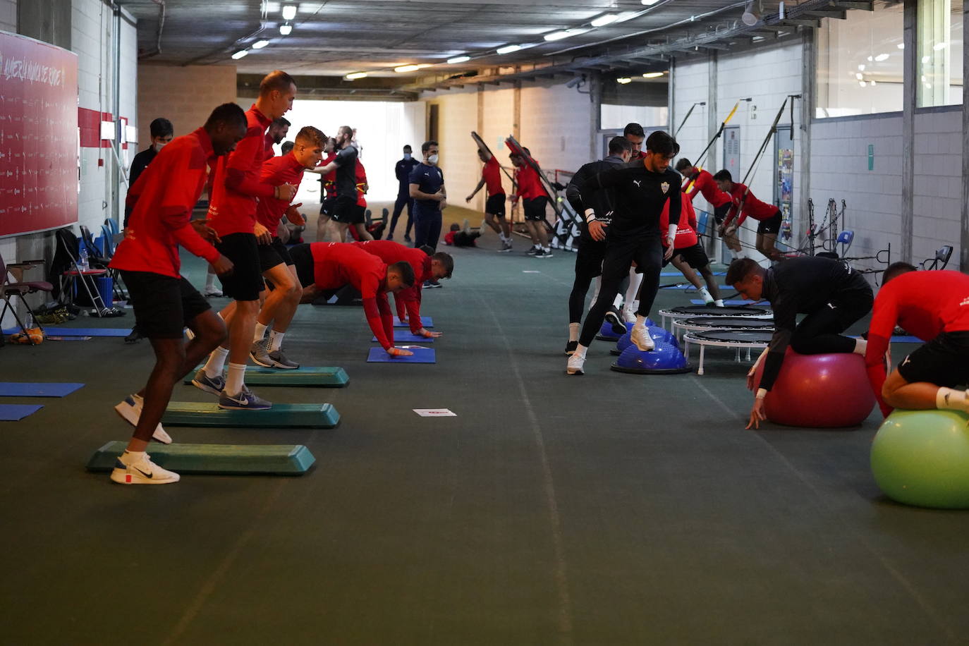 Fotos: La UD Almería quiere ir en serio ante el Cartagena