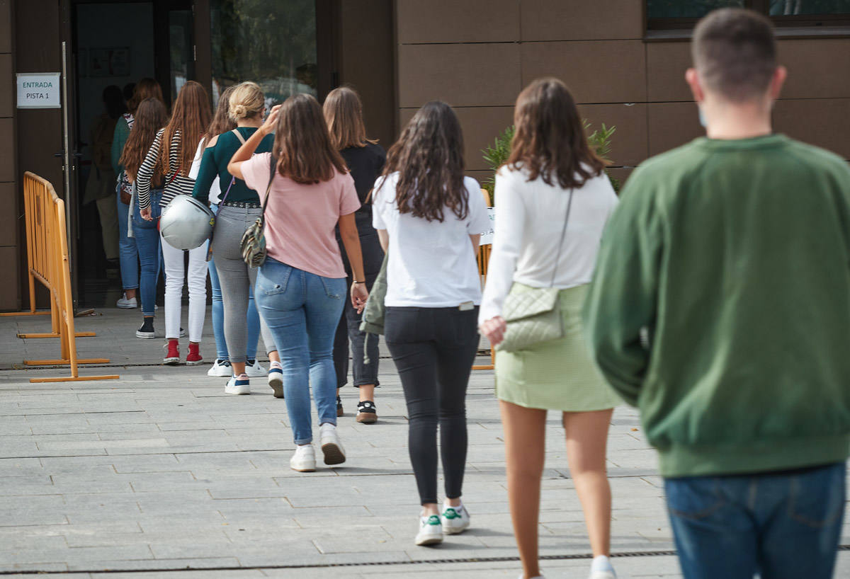 Un millar de alumnos han sido citados.
