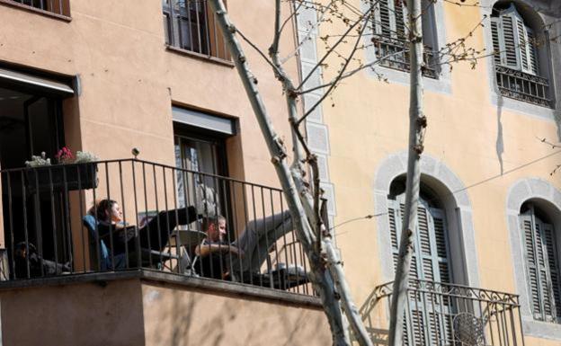 Sanidad propone quedarse en casa y cerrar establecimientos a las 22 horas en zonas de riesgo «extremo»