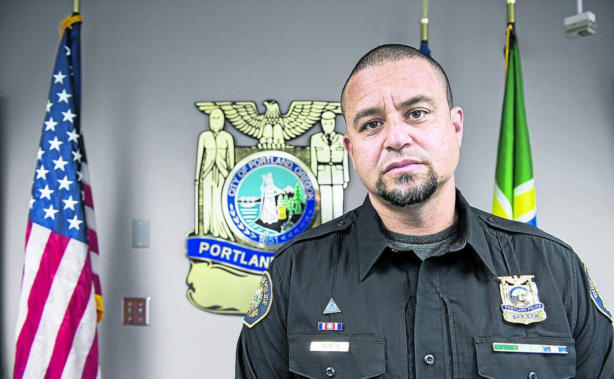 Derek Carmon, portavoz de la Policía de Portland.