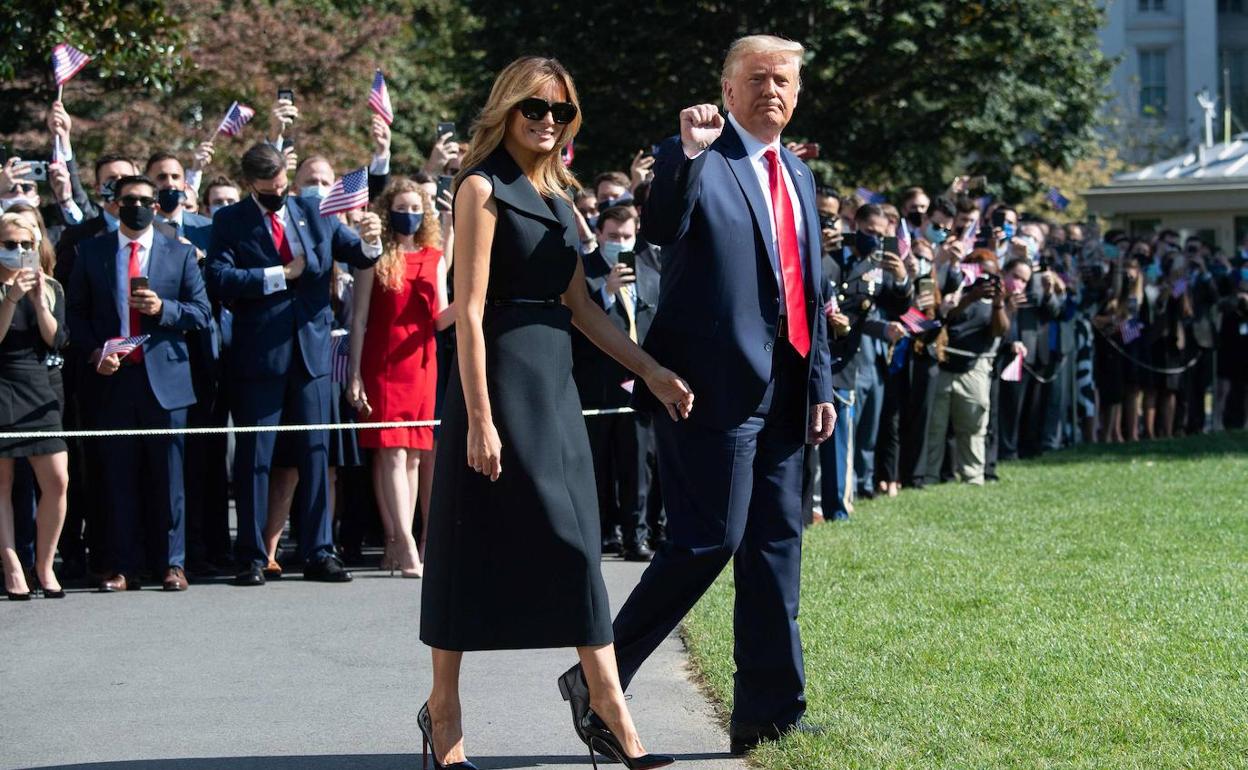 Trump, a su salida de la Casa Blanca antes del debate.