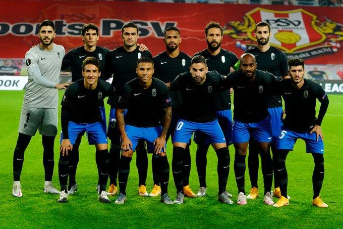 El encuentro se celebra en el en el Philips Stadion.