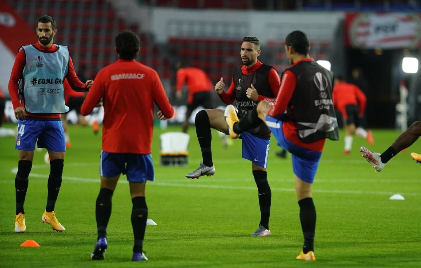 El encuentro se celebra en el en el Philips Stadion.