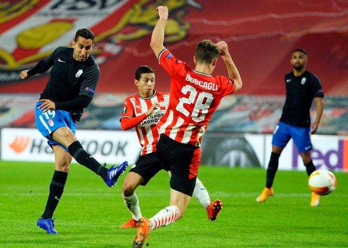 El encuentro se celebra en el en el Philips Stadion.