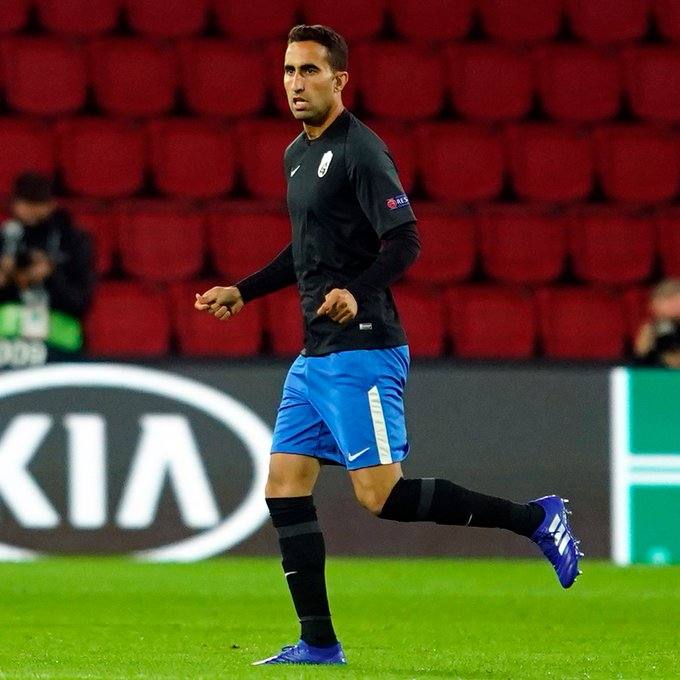 El encuentro se celebra en el en el Philips Stadion.