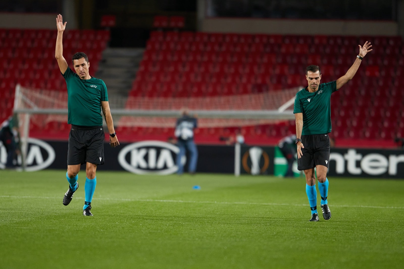 El conjunto rojiblanco se ha estrenado en Europa League en Los Cármenes