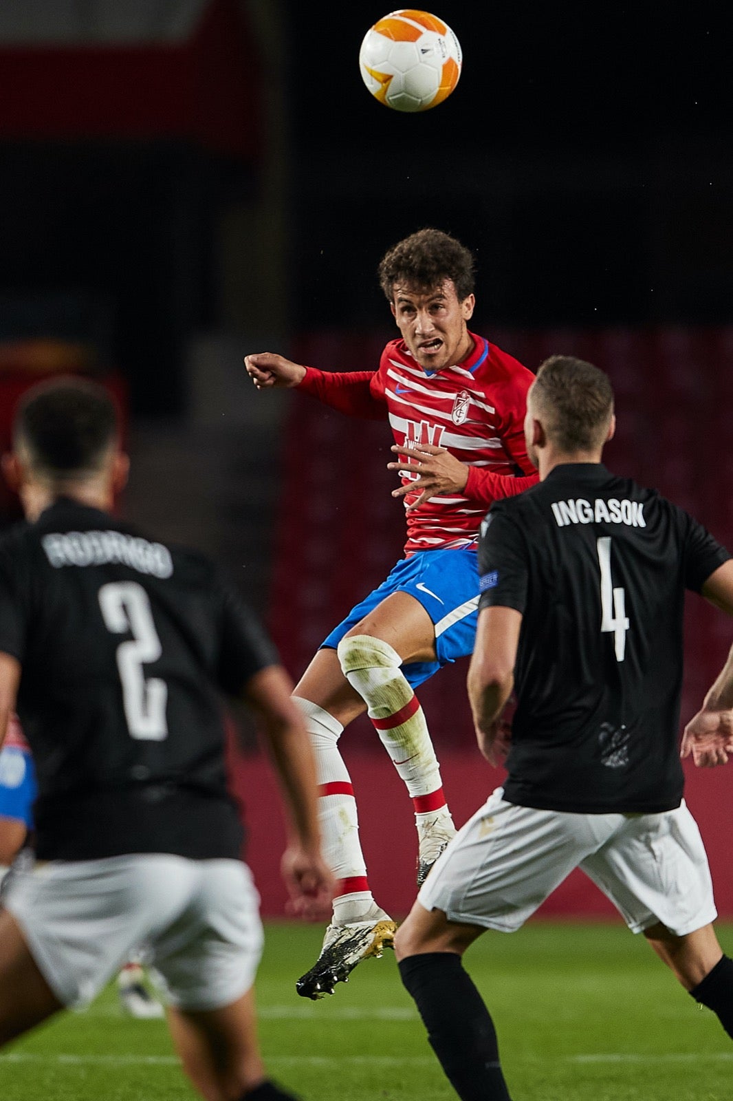 El conjunto rojiblanco se ha estrenado en Europa League en Los Cármenes