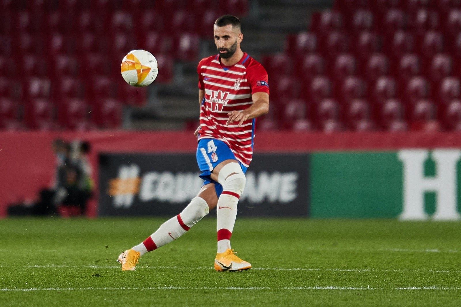 El conjunto rojiblanco se ha estrenado en Europa League en Los Cármenes