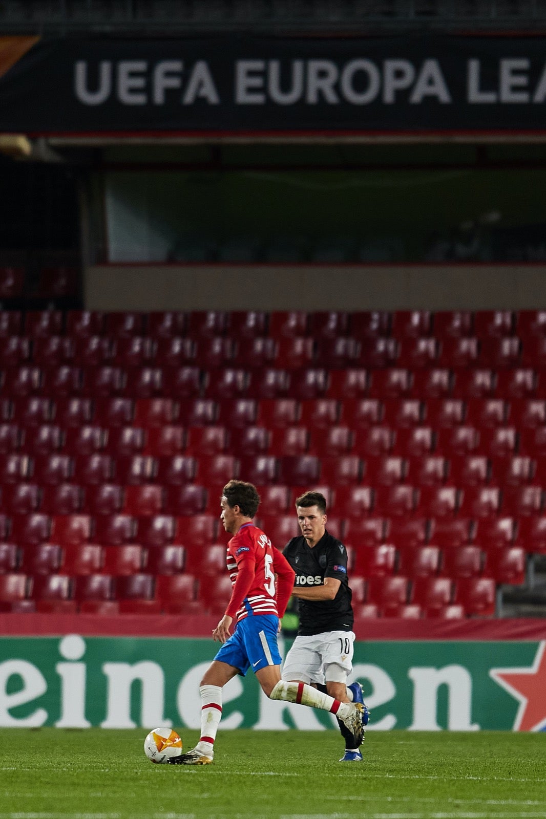 El conjunto rojiblanco se ha estrenado en Europa League en Los Cármenes