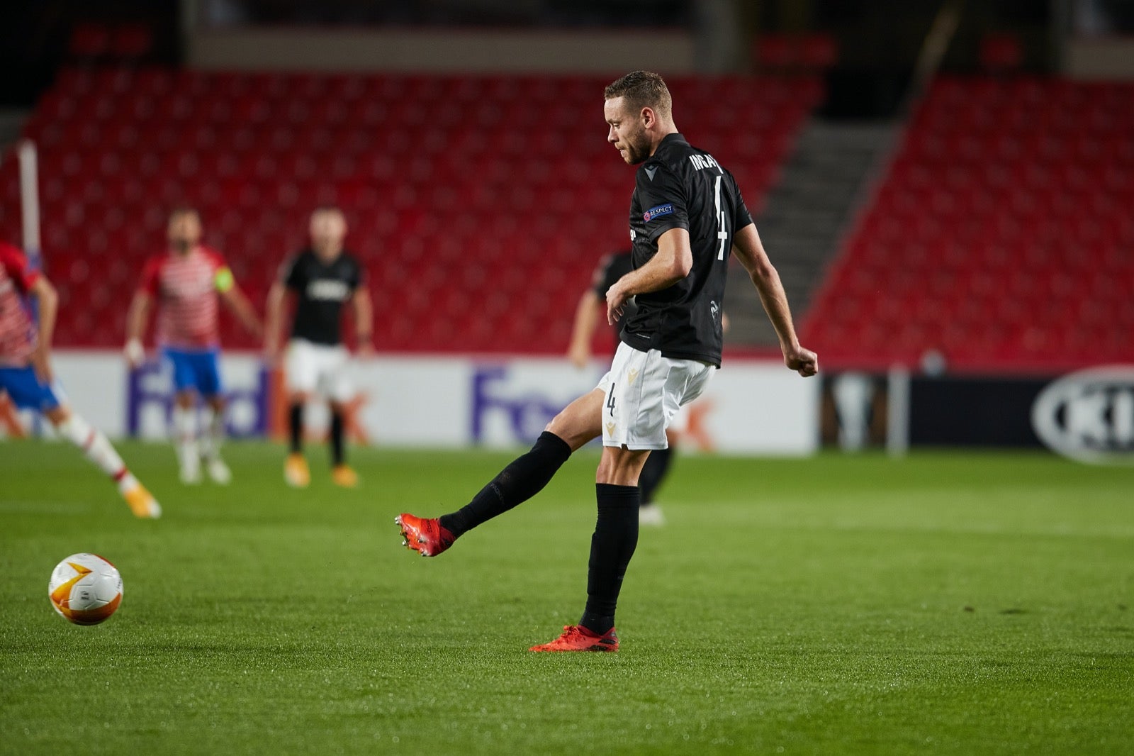 El conjunto rojiblanco se ha estrenado en Europa League en Los Cármenes