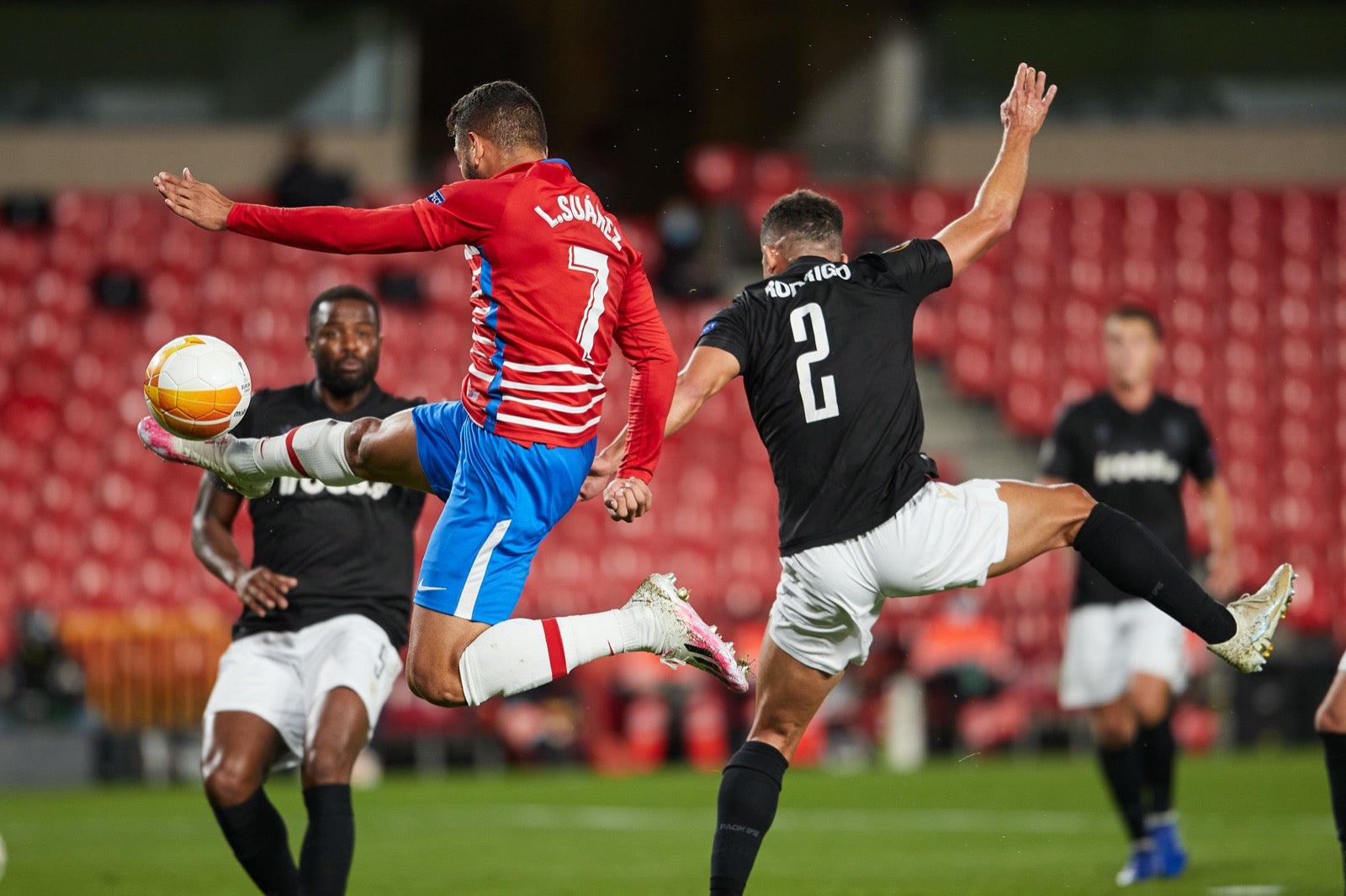 El conjunto rojiblanco se ha estrenado en Europa League en Los Cármenes