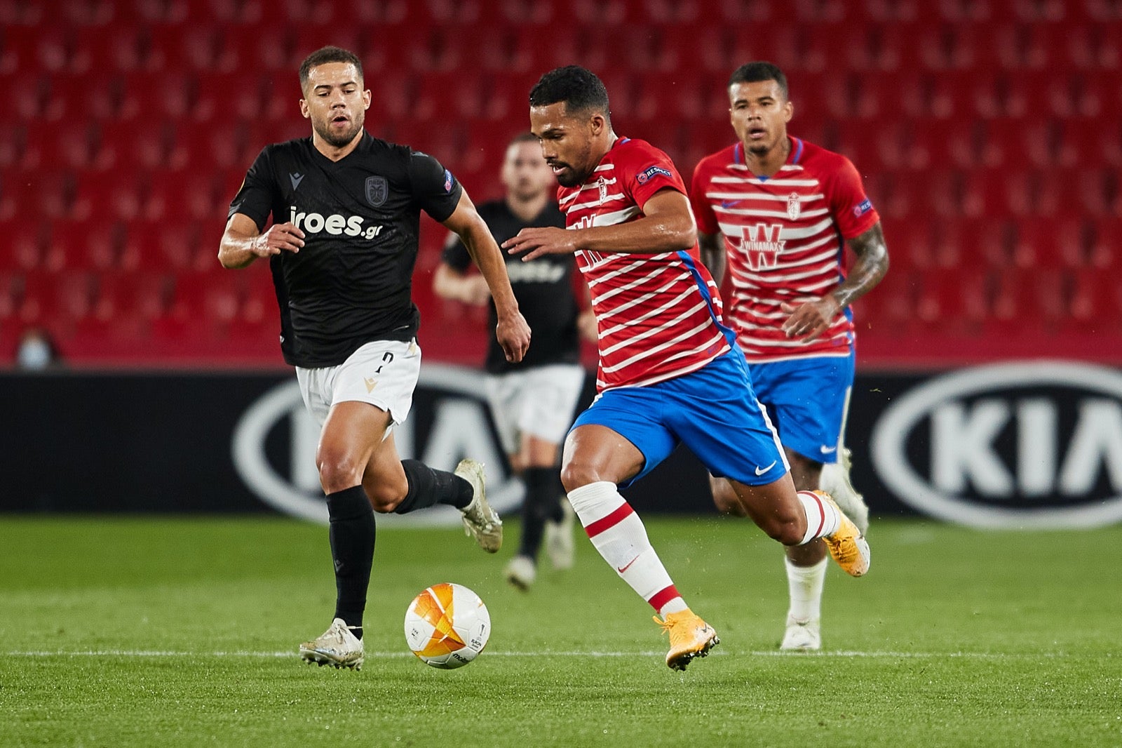 El conjunto rojiblanco se ha estrenado en Europa League en Los Cármenes