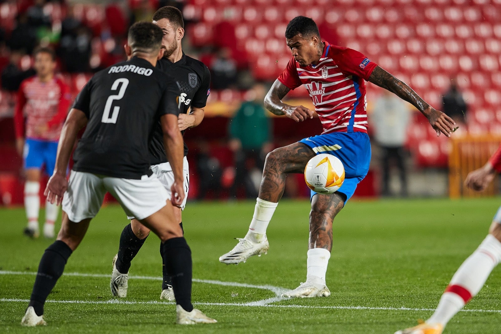 El conjunto rojiblanco se ha estrenado en Europa League en Los Cármenes