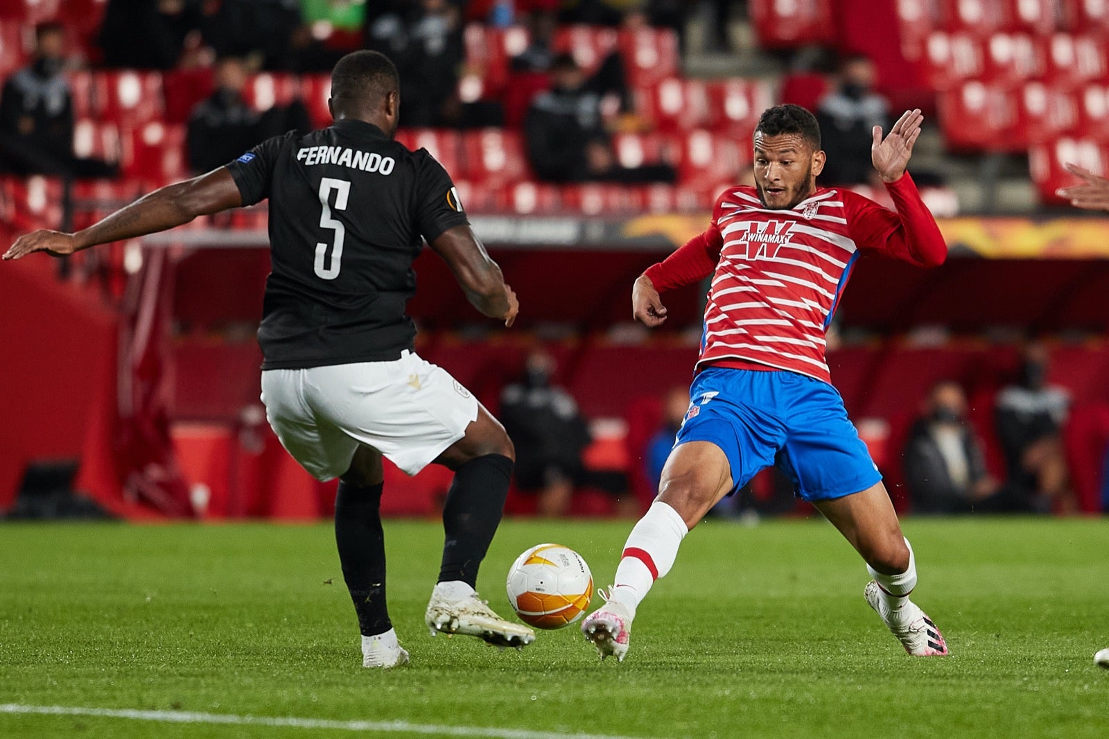 El conjunto rojiblanco se ha estrenado en Europa League en Los Cármenes