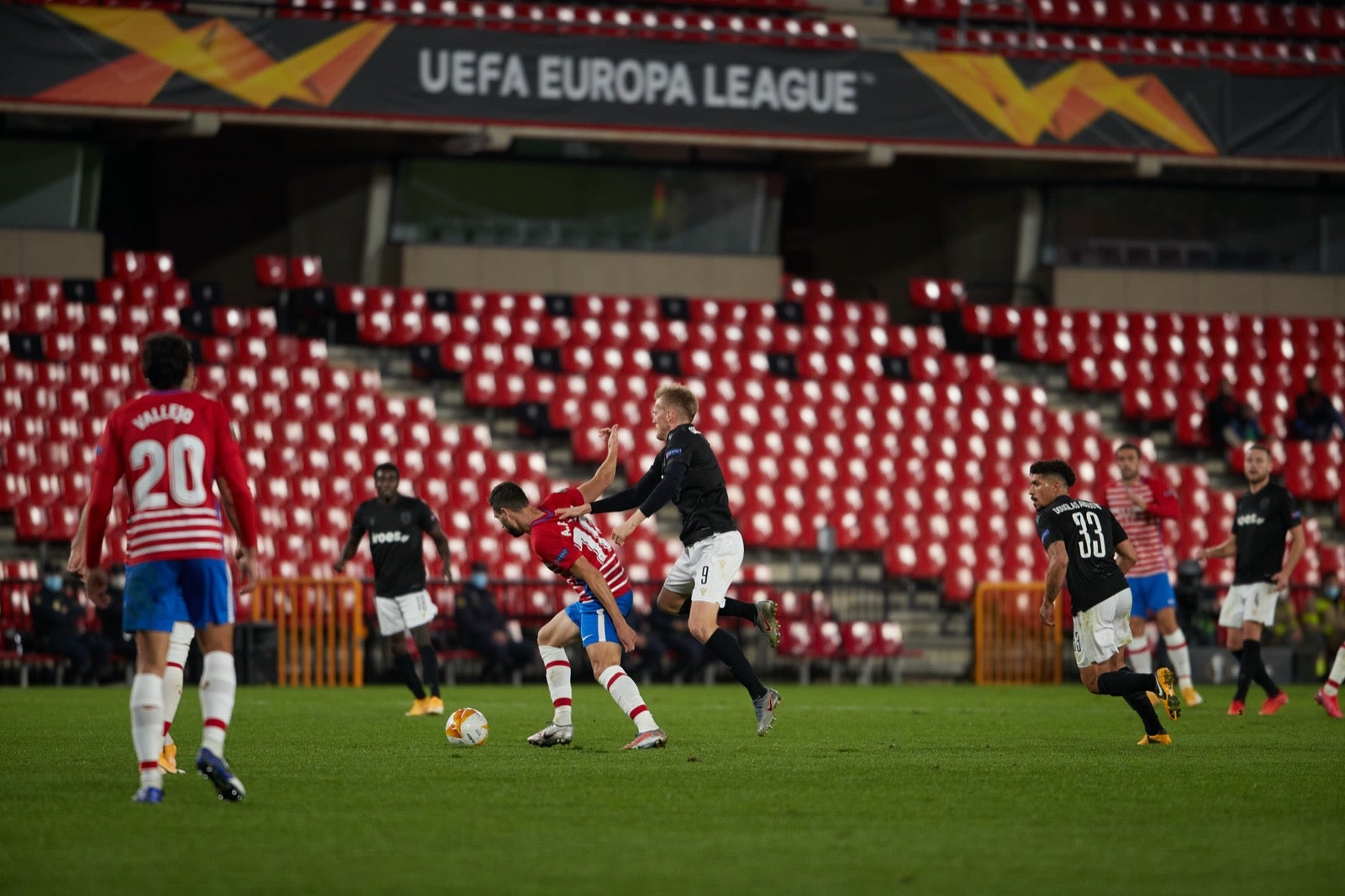 El conjunto rojiblanco se ha estrenado en Europa League en Los Cármenes