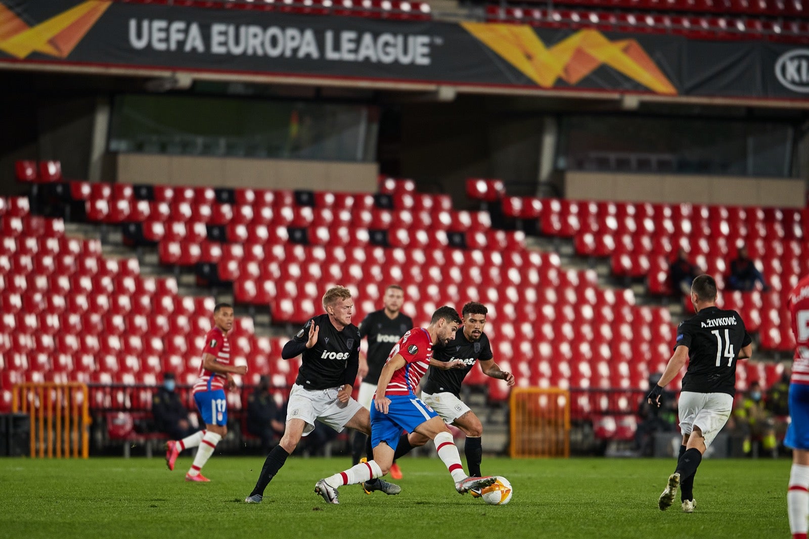 El conjunto rojiblanco se ha estrenado en Europa League en Los Cármenes