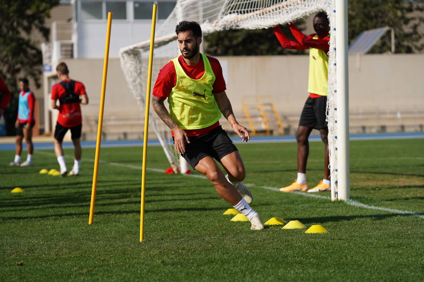 José Gomes repite convocatoria para el partido de mañana, con jornada de activación en el Estadio de los Juegos Mediterráneos en la matinal