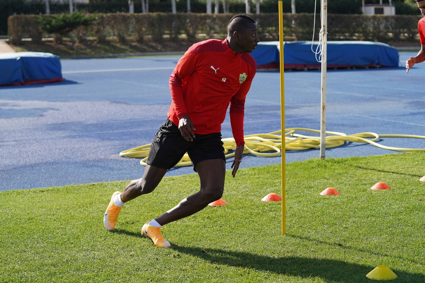 José Gomes repite convocatoria para el partido de mañana, con jornada de activación en el Estadio de los Juegos Mediterráneos en la matinal