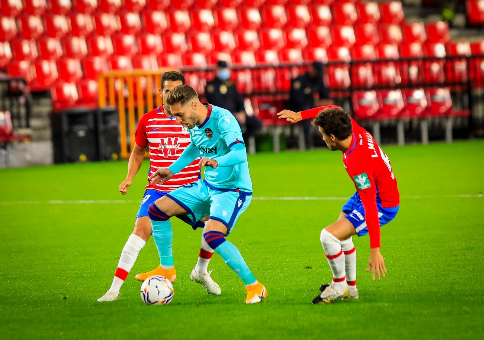 Revive en imágenes el encuentro entre rojiblancos y granotas