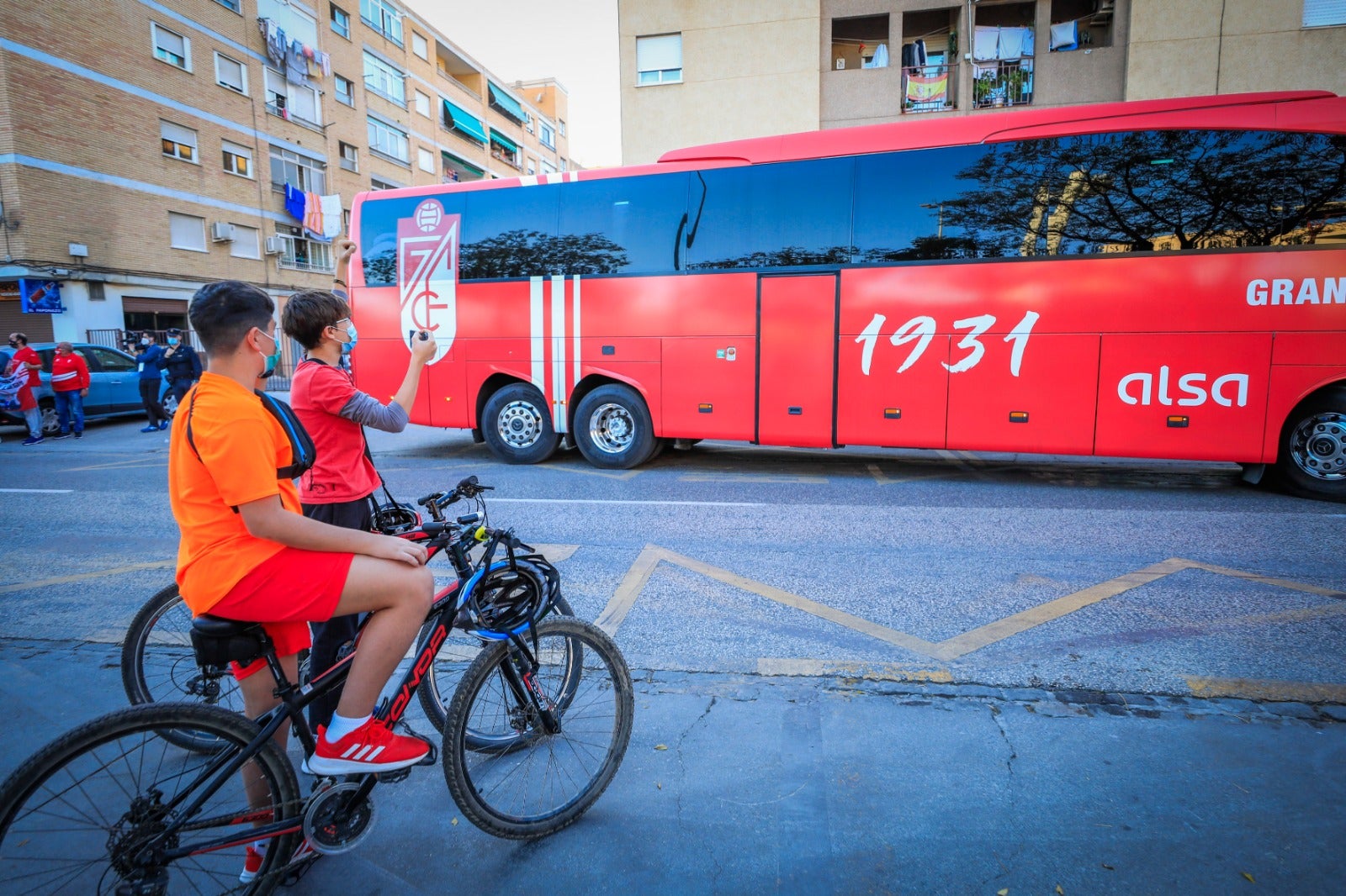 Revive en imágenes el encuentro entre rojiblancos y granotas