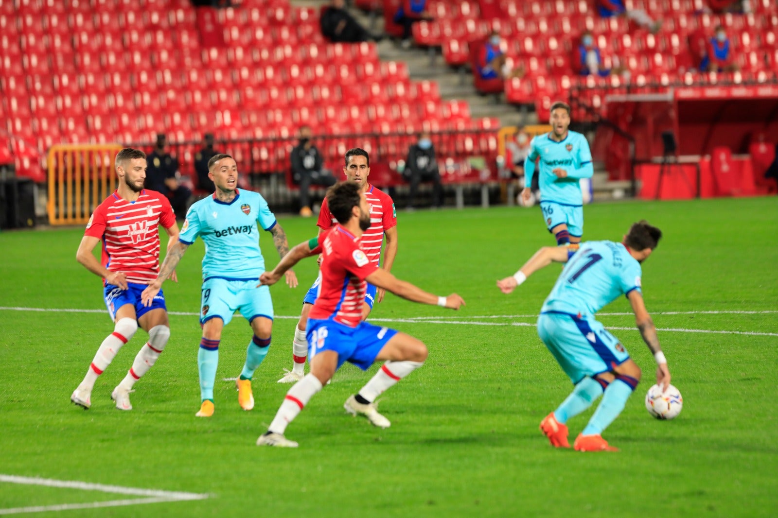 Revive en imágenes el encuentro entre rojiblancos y granotas