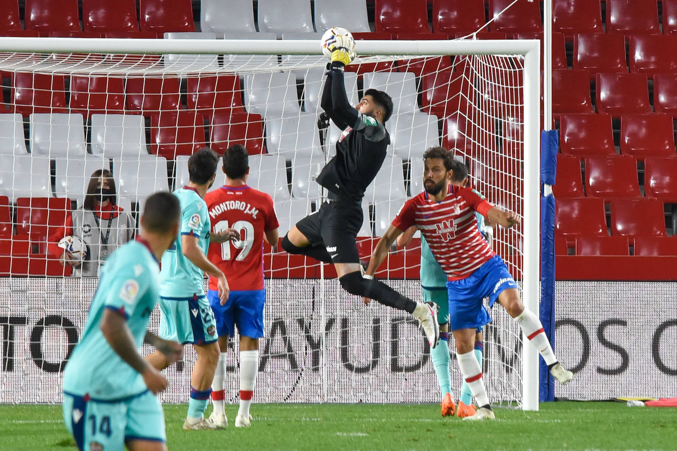 Revive en imágenes el encuentro entre rojiblancos y granotas