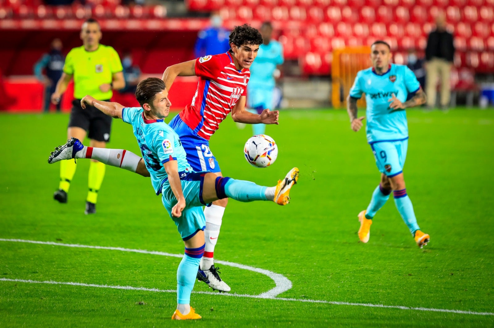 Revive en imágenes el encuentro entre rojiblancos y granotas