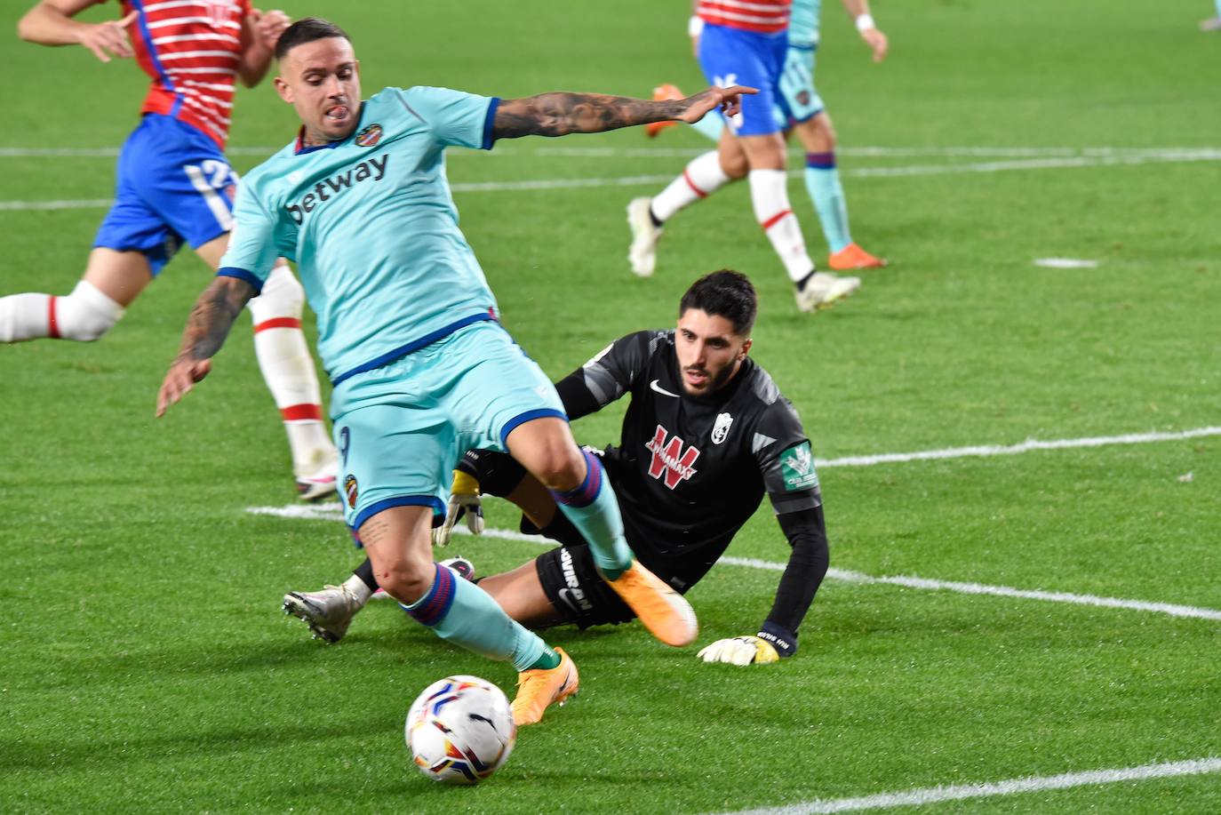 Revive en imágenes el encuentro entre rojiblancos y granotas