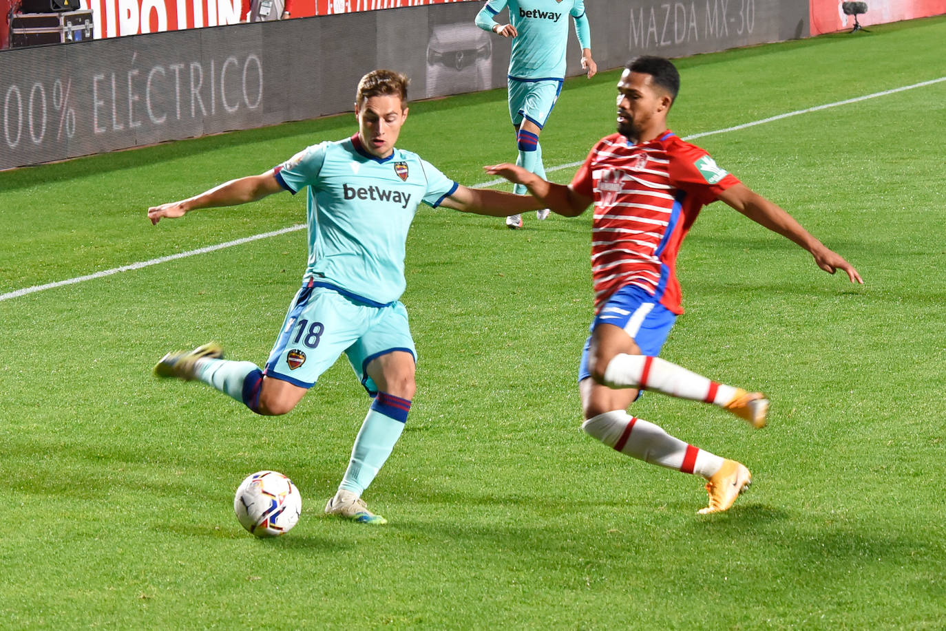 Revive en imágenes el encuentro entre rojiblancos y granotas