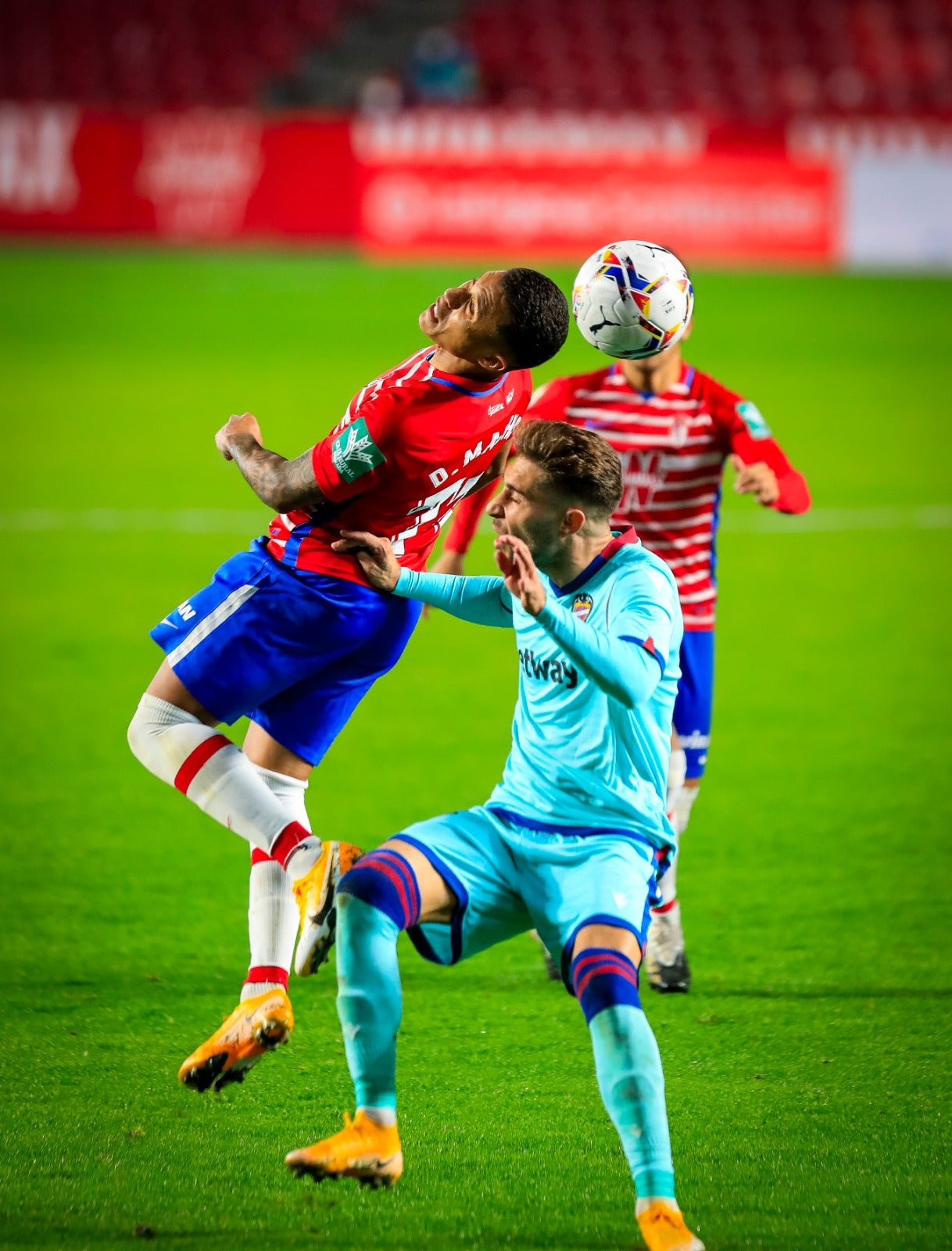 Revive en imágenes el encuentro entre rojiblancos y granotas