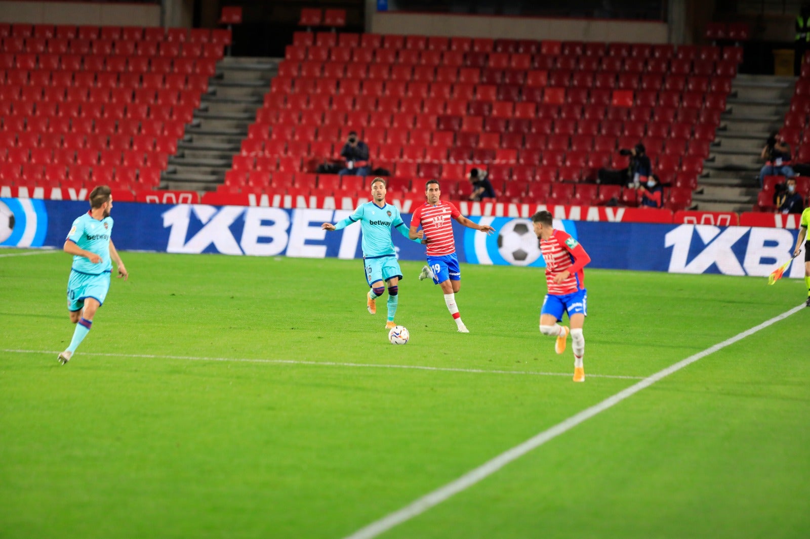 Revive en imágenes el encuentro entre rojiblancos y granotas