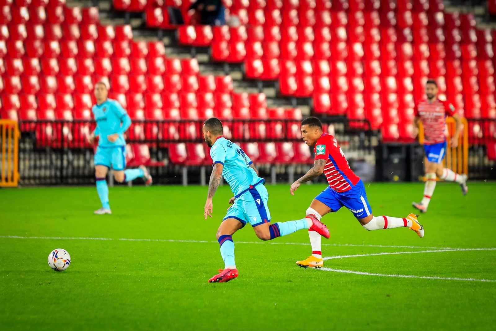 Revive en imágenes el encuentro entre rojiblancos y granotas