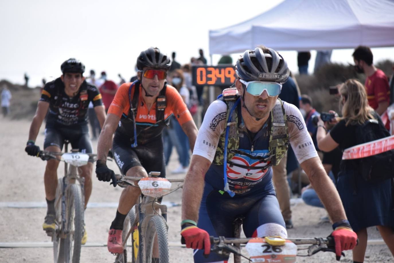 Jesús del Nero, del Gobik, y Clàudia Galícia, del Magamo, vencen en el estreno de la prueba ante Zubero, Mantecón, Gabriel y Roura