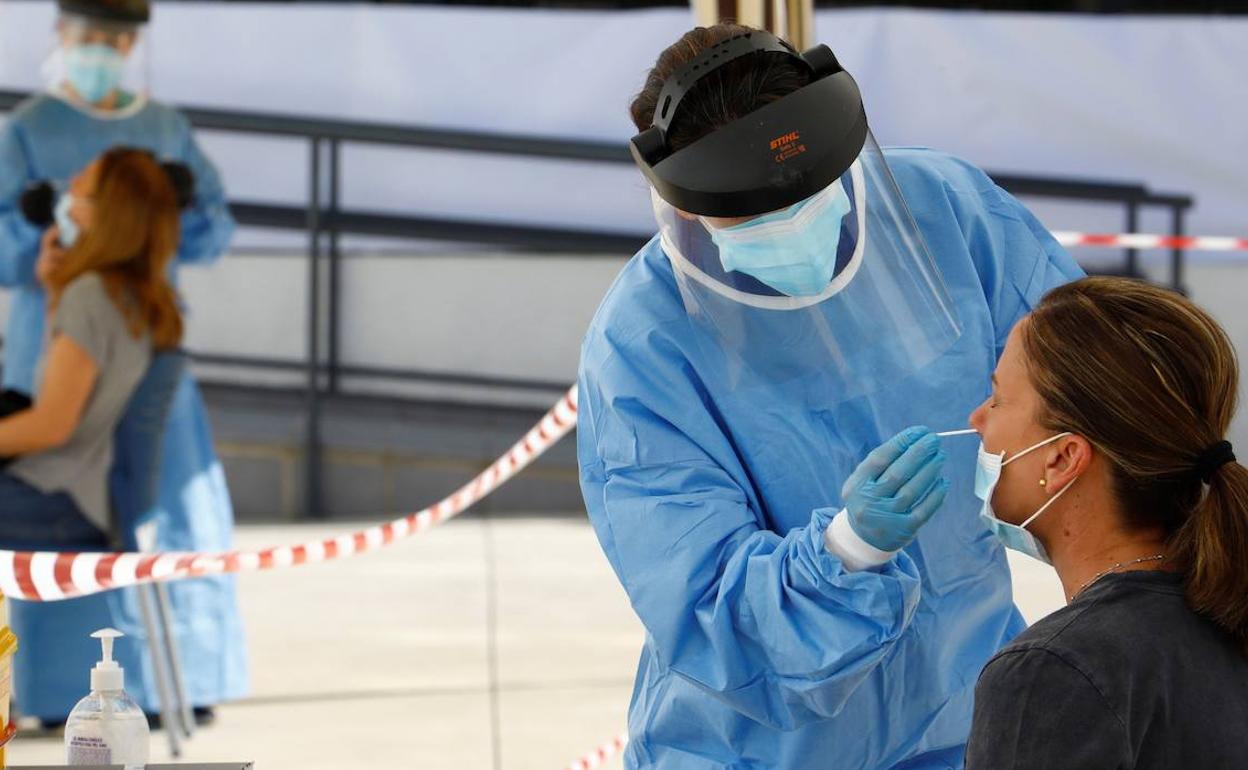 Cribado para detectar contagios de Covid-19. 