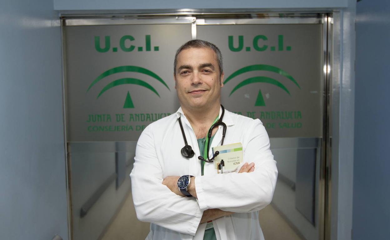 Confinamiento en Andalucía | El jefe de la UCI del Virgen de las Nieves de Granada pide el confinamiento