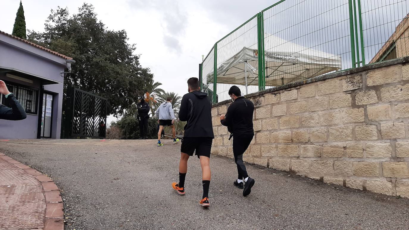 Fotos: Unos 8.500 aspirantes a ser Policía Nacional realizan las pruebas físicas en la sede de Jaén