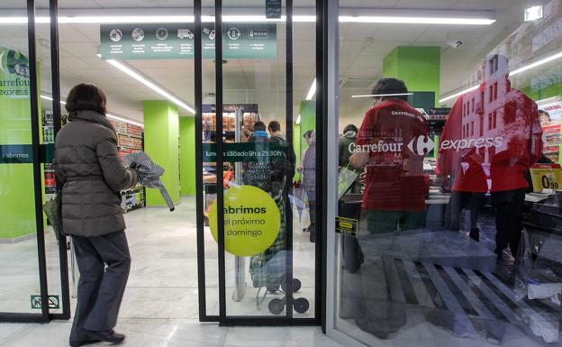 De hipermercados a comida a domicilio: la Junta aclara aperturas, horarios y actividades en Granada y Andalucía