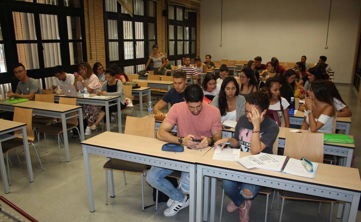 La UAL activa su 'Plan B' y las clases de grado y máster pasan a ser virtuales