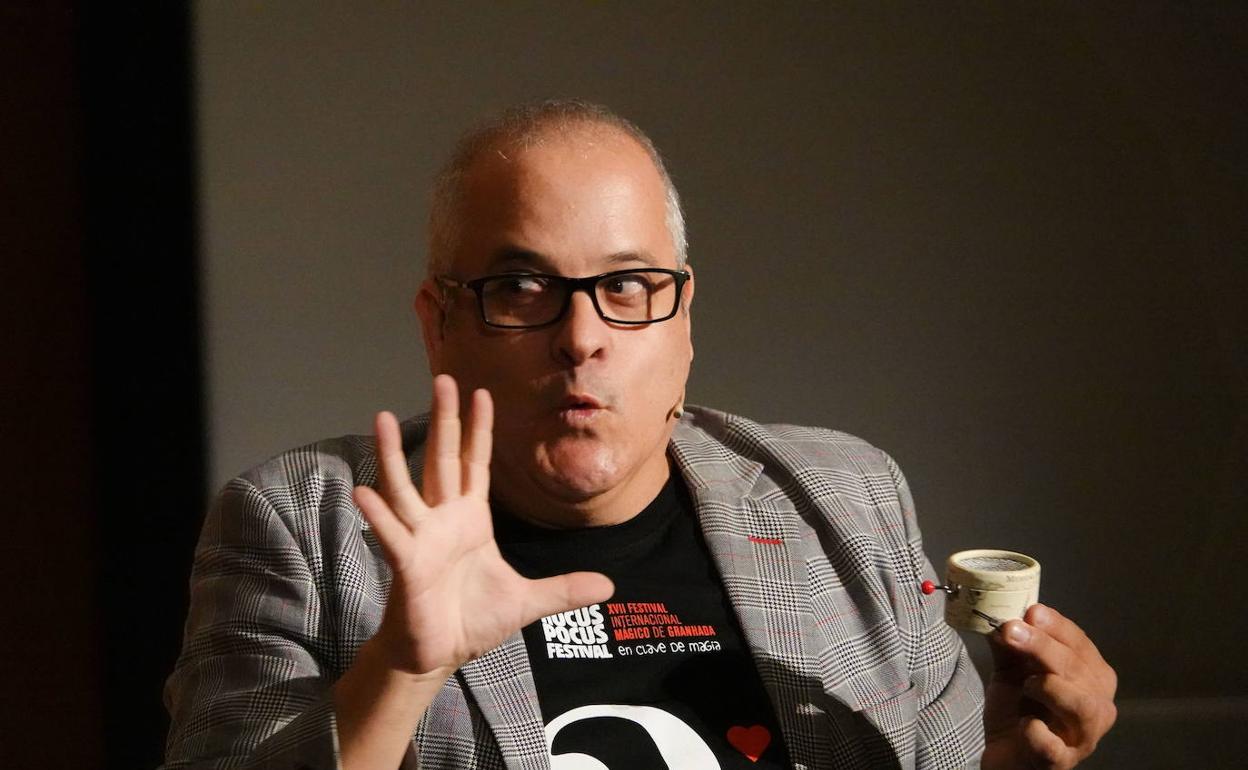 Migue Puga, director de Hocus Pocus.