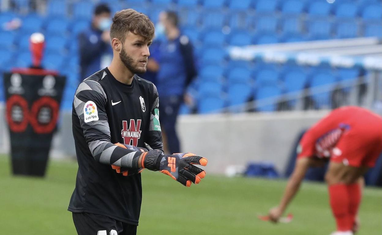 El portero Ángel Jiménez fue uno de los ocho jugadores del Granada que debutó con el primer equipo en San Sebastián. 