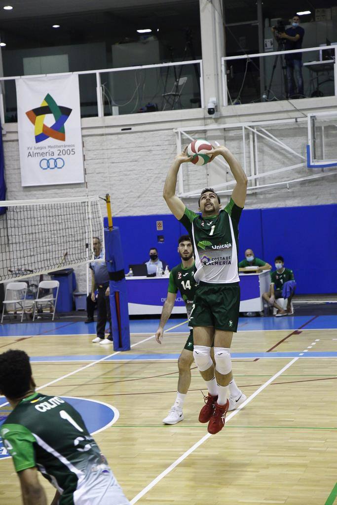 Fotos: Unicaja Almería e Ibiza lo remotan por donde lo dejaron