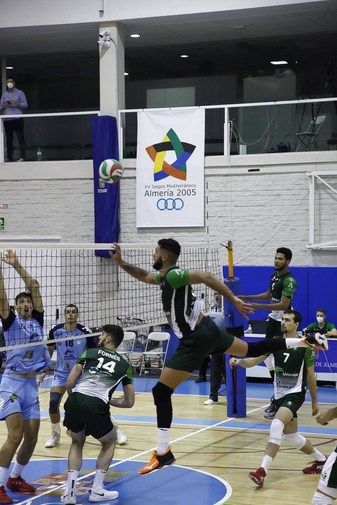 Fotos: Unicaja Almería e Ibiza lo remotan por donde lo dejaron